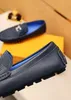 Sapatos de vestido masculinos de moda de luxo Gommino dirigindo azul escuro com o logotipo da marca 38-46