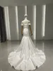 Nova chegada fora do ombro vestidos de casamento design sutil cetim com contas 3 d flores modestas senhoras vestidos de casamento vestido de noiva de luxo