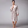 Slaapkleding voor heren V-NECK MANEN ZOMER PAJAMAS SET MANNELIJKE FAUX BATHROBES Nachtbedrijf Patroon Paisley voor Silk Satijn Senior gewaden Kimono