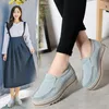 Vestido de plataforma Spring Slip Woman on Flats Sneakers Mulheres Suede Ladies Tenis Mocassins Moccasins Sapatos Casuais