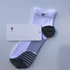 Lulumens Sockksmens Yoga Çoraplar Kadın Yüksek Kaliteli Pamuk All Maç Klasik Ayak Bileği Mektubu Nefes Alabilir Siyah ve Beyaz Futbol Basketbol Spor SOCK 5 PCS