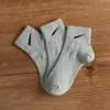 Designer-Marke Herren-Baumwollsocken, klassisch, schwarz, weiß, bunt, für Damen und Herren, atmungsaktive Baumwolle, Fußball, Basketball, Sport, Knöchelgriff-Socke, Winter für Herrensocken