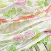 Kvinnors blusar Silk Högkvalitativ designer 2023 Summer Women Floral Printed Folds Långärmad Sexig fyrkantig krage Korta toppar
