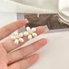Brincos traseiros simulados com clipe de flor de pérola para mulheres piercing falso joias de orelha simples moda floral manguito brincos pendientes