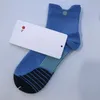 Lulumens Sockksmens Yoga Çoraplar Kadın Yüksek Kaliteli Pamuk All Maç Klasik Ayak Bileği Mektubu Nefes Alabilir Siyah ve Beyaz Futbol Basketbol Spor SOCK 5 PCS