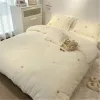 Set di biancheria da letto inverno in velluto di latte bianco letto a quattro pezzi Copertina di lusso Copertina di corallo peluche autunno set di flanella