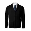 Maglioni da uomo Cardigan con collo a scialle Maglione slim fit lavorato a trecce con bottoni in lana merino con tasche 231118