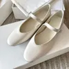 Bale Ayakkabı Bayanlar Düz Alt Tek Tekne Ayakkabı Tasarımcı Moda Retro Resmi Ayakkabı Siyah Beyaz Kahve Renk Patent Deri Deri Toka Düz Alt Sıradan Mary Jane