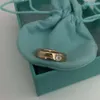 Anelli Gioielli t S925 Anello in argento Coppia Coppia Anello Tre diamanti Semplice Versatile Personalizzato Matrimonio per donna per uomo Regalo di San Valentino Q2R8