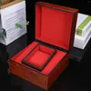 Cajas de reloj Estuche de almacenamiento de lujo Escaparate de almohada roja Exhibición de reloj de pulsera