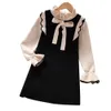 Robes de fille 2023 Adolescents d'automne Girls Girls Kid Tie à noix de niel