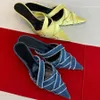 Dam Pumps Pointed Toe Baotou tofflor 4,5 cm Kitten Heel Cross rem denim Muller skor för stil Sommar och vår multifunktionsdesigner Sandaler Med box