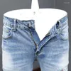 Jeans pour hommes High Street Mode Hommes Rétro Bleu Clair Stretch Skinny Ripped Rose Patch Designer Hip Hop Marque Pantalon Hombre