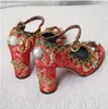 Red Mary Newset Jane Shoes Estilo Vintage Tacón alto Terciopelo Corte Boda Vestido de novia Zapatos Lady Pumps Big
