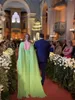 Mère moderne vert mousseline de soie des robes de mariée avec longue cape train grande taille femmes robes de soirée dos nu invité de mariage formelle Ocn robe de bal CL2949