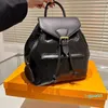 デザイナーバックパックトートスバッグプリントショルダーバッグ女性ハンドバッグ財布エンボスレタージッパーハードウェアファッション調整可能なストラップフラップポケット