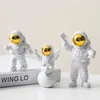 Dekorativa föremål Figurer 3st Creative Harts Astronaut Ornament Figur Statue Spaceman Desktop Decor Modelling Kids Gift Home Decoration 231118