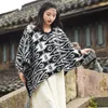 New Yunnan Etnic Style Black and White Ink Women's Outerwear Sunscreen Cape för turism som bär i Dali