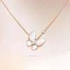 vanity case VCA Desginer Vans Clef Clover Bracelet 18k Rose Gold Butterfly White Fritillaria Collar Chain Womens Simple Temperament Four Leaf Grass Necklace Valent