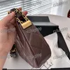 スタイリッシュな女性ホーボーマテラスチェーンレザーキルティングゴールドハードウェアクロスボディデザイナーホローエンブレムクラシックショルダーバッグサカシュスーツケース