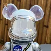 Nytt utanför hyllan Bearbrick 100+400% 28cm kostym Projekt Mercury Astronaut NASA Building Blocks Violent Bear Tide Doll Hand Toys