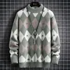 Męskie swetry 2022 Nowy styl mężczyźni utrzymują ciepło w zimowym swobodnym swetrze dzianiny/mężczyzna Slim Fit Fashion Argyle Pullover Homme Brand Sweter T231121