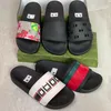 Designer Slides Herr Flip Flops Randiga redskap Bottom Sandaler Högkvalitativa halkfria Tofflor Herr Dam Mode Strandskor Storlek 5-11 NO301