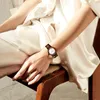 腕時計ヴィンテージウッドメイドの女性が手作りのフル木製バンドクォーツレディースウォッチドレスクロック