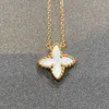 Desginer clover v Collana in oro a quattro foglie con erba, da donna, placcata spessa, in oro 18 carati, a doppia faccia, fritillaria bianca naturale, calcedonio rosso, agata nera, pendente ad alto colore