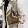 Evening Bags Solid Color Workmanship Fine Buckle Open And Close With Inner Bag Commuter Travel Shopping Party Shoulder Straddle