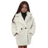 Kurtki moda Dzieci Baby Girls Ubranie sztuczne futra płaszcz zima ciepła warstwa gęsta płaszcza miś długa luźna kurtka dla dzieci 231121