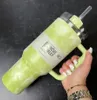 С логотипом DHL Quencher 40 унций Стакан Tie Dye Голубой Розовый Леопардовая ручка Крышка Соломенная пивная кружка Бутылка с водой Порошковое покрытие Открытая чашка для кемпинга GG1123