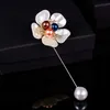 Stift broscher rinhoo imitation pärla skal kamellia blommor brosch för kvinnor vit blommig kronblad bukett lång nålskjorta krage lapel pin gåva z0421