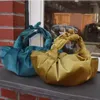 Sacs de soirée Designer Satin Noué Seau Totes Sac Ruché Plissé Velours Petite Pochette Bourse Femmes Sac À Main Partie Top-poignée Jaune Rouge