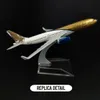 Vliegtuigen Modle schaal 1 400 metalen vliegtuigen Replica Gulf A330 Airlines Boeing vliegtuig Diecast Model luchtvaart miniatuur Home Office Decor jongen speelgoed 231120