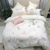 Постилочные наборы постельных принадлежностей наборы постельных принадлежностей розовая цветочная вышивка белая египетская хлопчатобумажная одеяла набор
