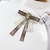 Broches Vintage Tissu Dentelle Noeud Papillon Pour Femmes Collège Style Perle Cristal Bowknot Cou Chemise Col Pins Badge Accessoires