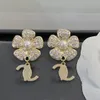 Designer C Marca de brinco de luxo para o garanhão feminino jóias de moda Metal Letter CCity Crystal Pearl Gold Brincos Cjeweler Presente Orecchini J7GGHGH