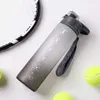 Kupalar 1 litre plastik su şişesi ile zaman işaretleyicisi yaratıcı büyük kapasiteli sızıntılı içecek şişe spor salonu spor su şişeleri z0420