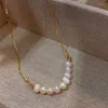 Le catene vendono gioielli all'ingrosso di perle d'acqua dolce naturali dal design semplice in oro 14K riempito con collana femminile per regalo di compleanno per donne