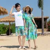 Abiti coordinati per la famiglia Abiti coordinati per la famiglia Spiaggia estiva Abiti per la figlia della madre Papà Figlio T-shirt Pantaloncini Abiti per coppie per le vacanze Madre Bambini Mare 230421