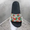 Sandaler Sandaler Designer tofflor Paris gummi glider blommor brokadkvinnor män tofflor platta bottnar flip flops kvinnor randig strand