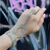 Nuovi accessori con diamanti per l'acqua Bracciale con dito pieno di diamanti alla moda Bracciale femminile con manipolo con diamanti Hip Hop Folla