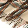 Halsdukar lyxig rutig halsduk vinter varm kashmir kvinnor lång pashmina foulard kvinnliga halsdukar lady tassel sjal wraps design 231120