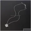 Pendanthalsband Kvinnors lyxdesigner Buckle Fl Diamond Necklace Fashion Single Flower Fourleaf Clover Cleef 18K Gold Drop Delive Dhneu