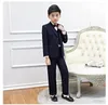 Set di abbigliamento Abbigliamento per bambini 2023 Abito da ragazzo coreano primaverile Performance per l'ospite Uniforme scolastica per bambini in tre pezzi