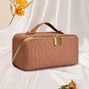 Pincéis de maquiagem femininos acolchoados bolsa cosmética grande capacidade travesseiro saco de couro do plutônio abre plana casual com conjunto de suporte de escova