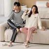 Kvinnors sömnkläder Autumn Spring Cotton Långärmade män Pyjamas Set Par Wome Letter Pyjamas Suit Round Neck Nightwear For Lovers Pareja