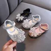 Sandalen Frühling Sommer Kinderschuhe für Mädchen Sandalen Mode Seuqins Perle niedlich Schleife kleine Mädchen Schuhe Bling Prinzessin Schuhe SHF020 230421