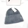 Mode Chaud Chapeau Bonnet Designer Bonnet Bonnet Ajusté Chapeau D'hiver Chapeaux De Noël Chapeau Seau Chapeau Tricoté Printemps Crâne Casquettes Double Face Imitation Lapin 100% Laine Chapeau